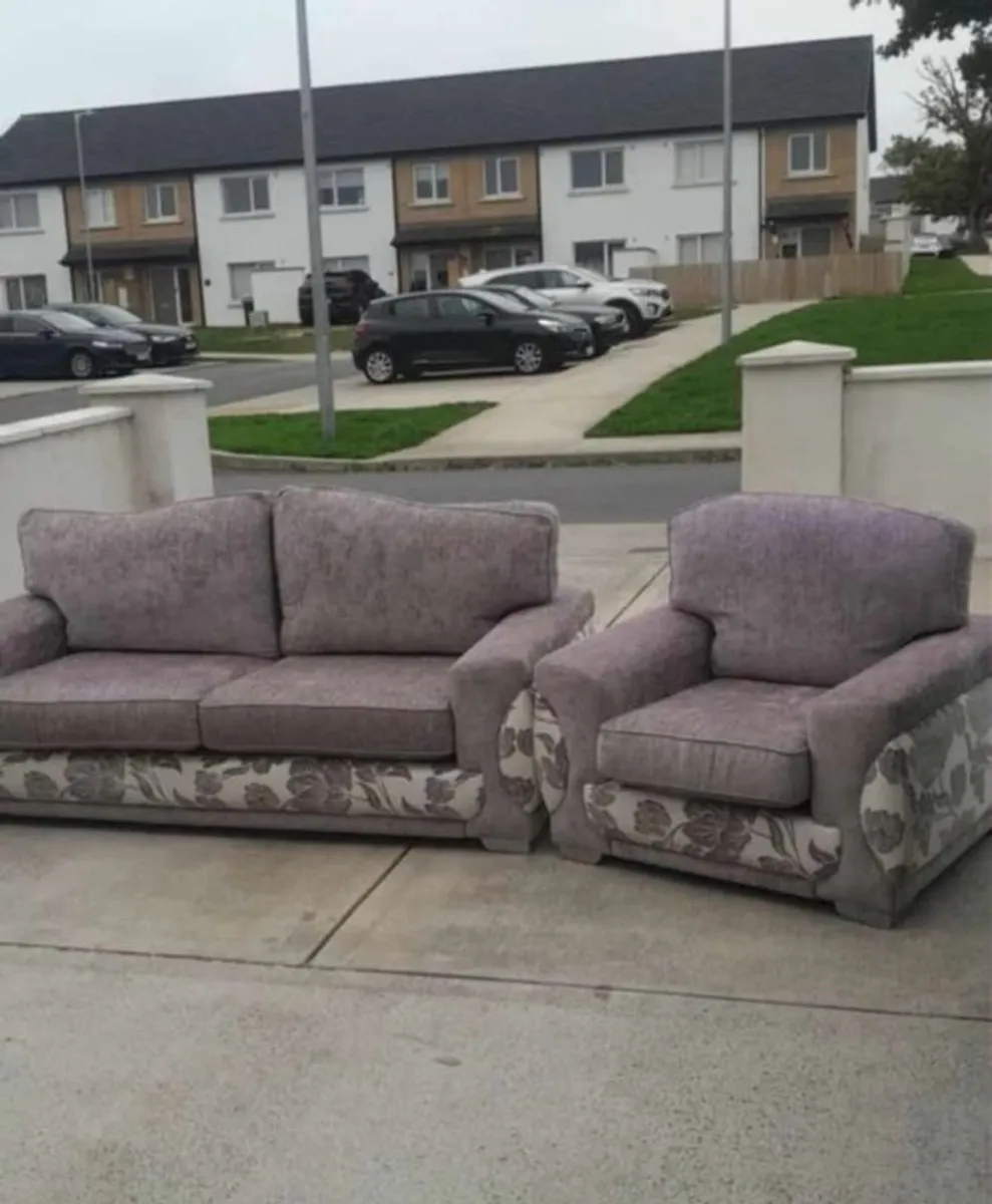 sofa - Image 3