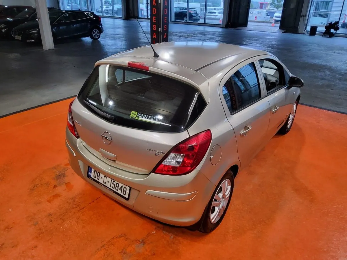 Opel Corsa 1.2i 16v Club 3 DR - Image 3