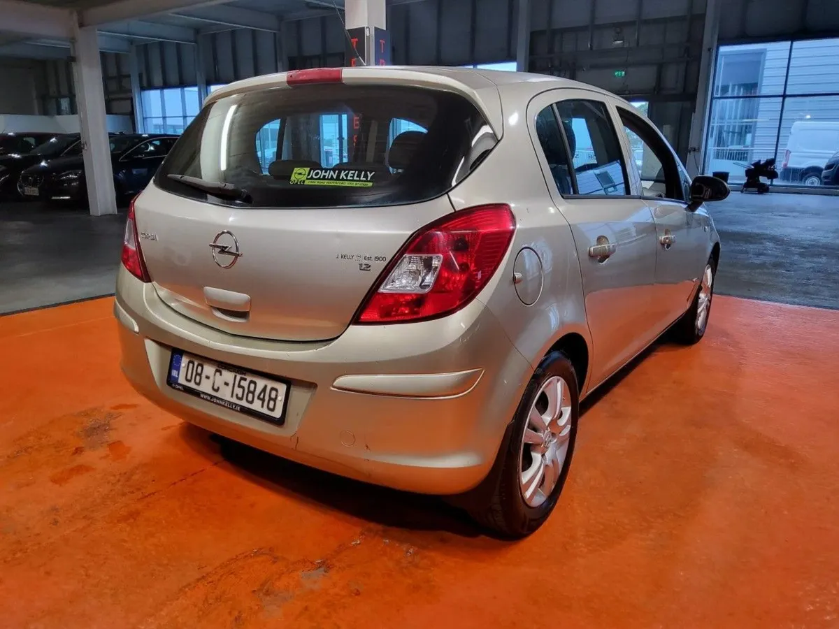 Opel Corsa 1.2i 16v Club 3 DR - Image 4