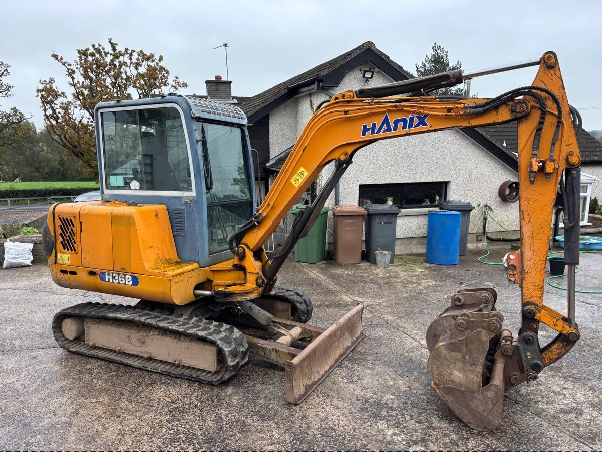 2005,HANIX H36B 3.6 Ton machine - Image 1