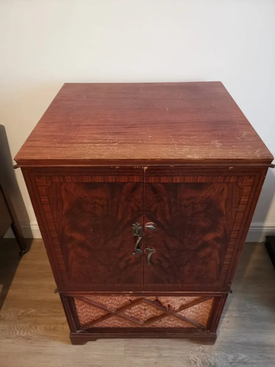 Furniture - Image 3