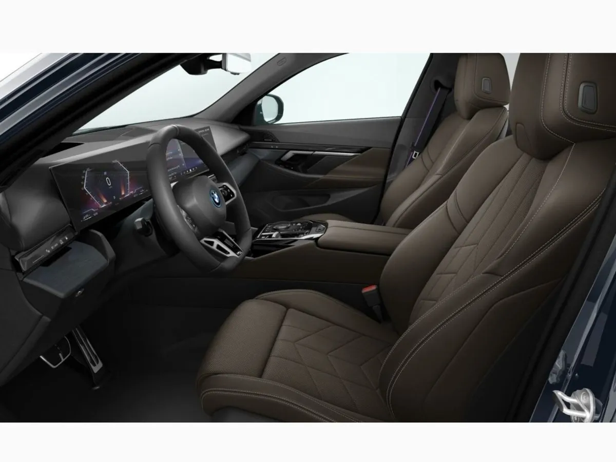 BMW 5 Series 530e M-sport PRO - Image 4