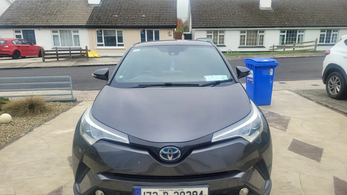 Toyota C-HR  1.8  EXCEL  HYBRID - Image 3