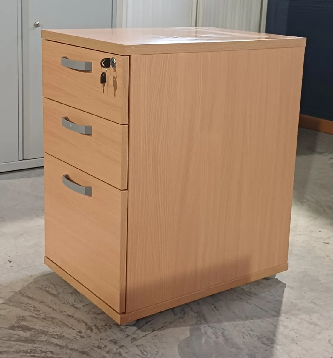 Beech Pedestal Locker 3 Drawer Square Handles - Image 2