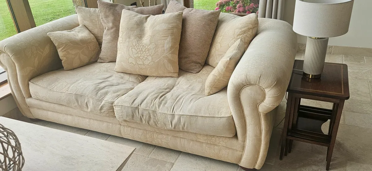 Sofa - 3 Seater - Excellent - Image 1