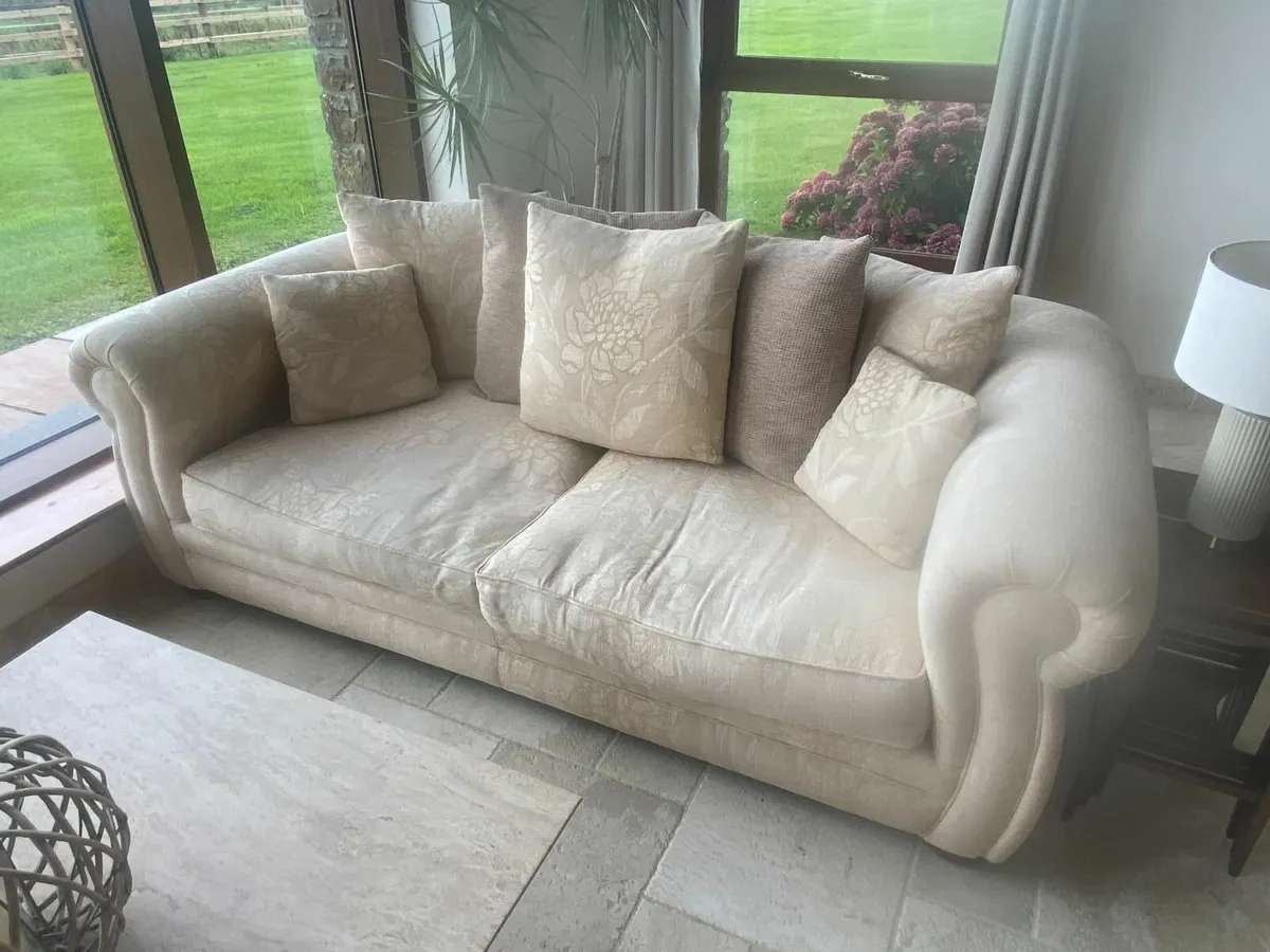 Sofa - 3 Seater - Excellent - Image 2