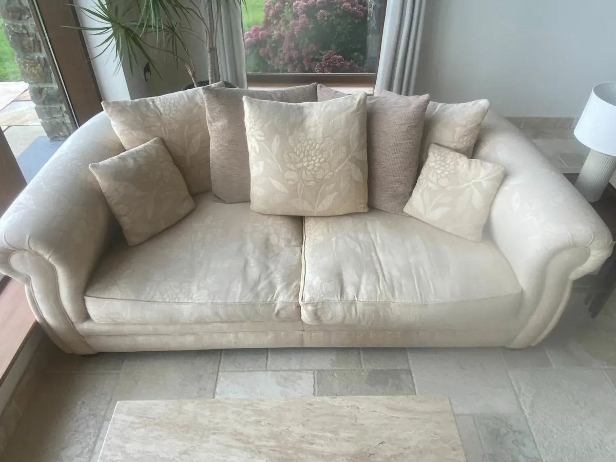 Sofa - 3 Seater - Excellent - Image 3