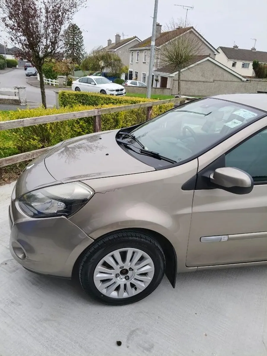 2010 Renault Clio - Image 2