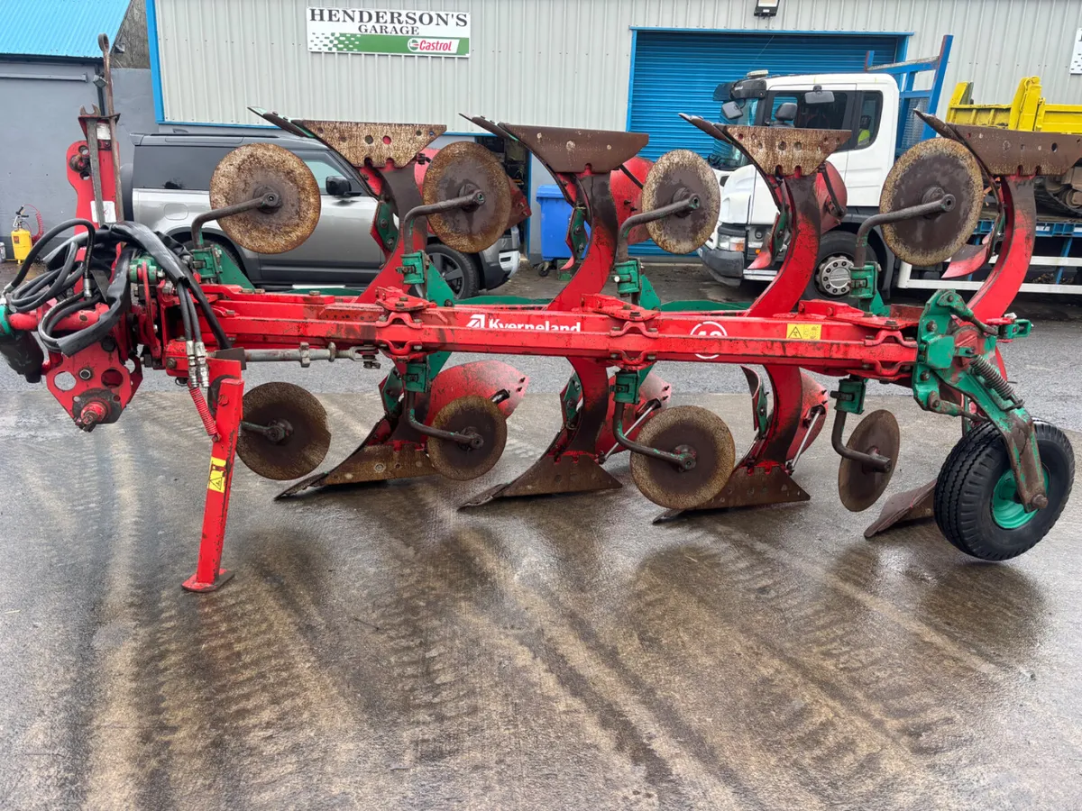 Kverneland ES 80 plough - Image 1