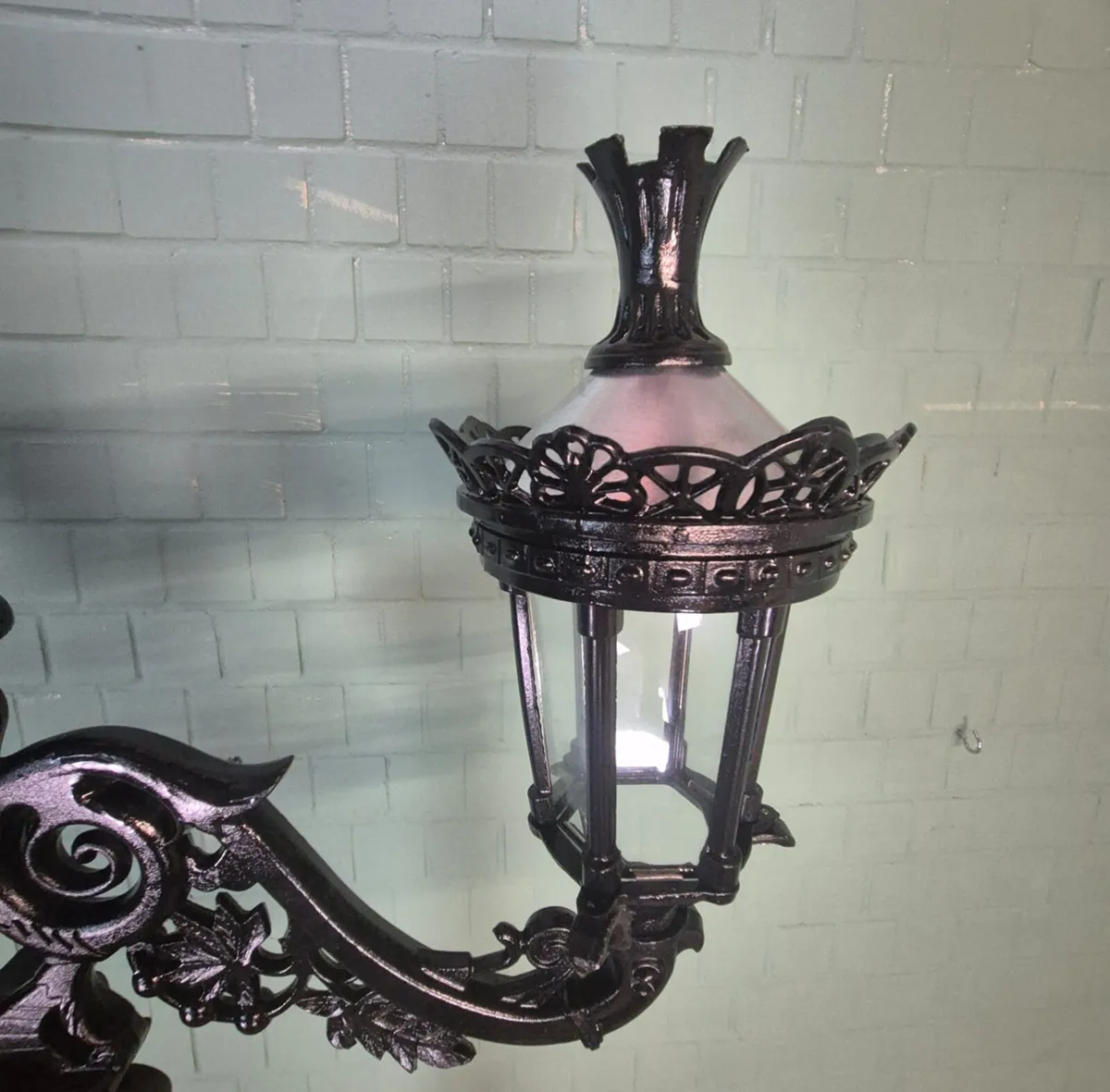 10 FEET TALL CAST LAMPS - Image 3