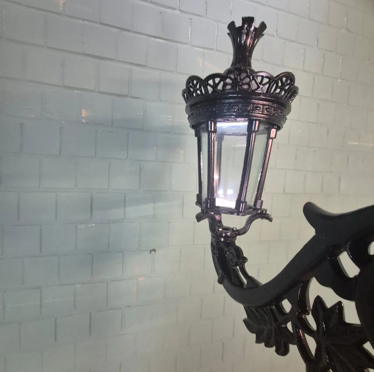 10 FEET TALL CAST LAMPS - Image 4