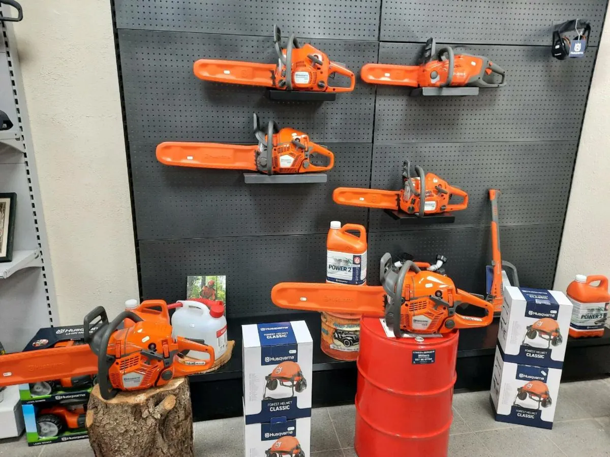 Chainsaws - Image 1