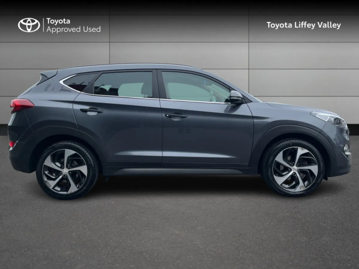 Hyundai Tucson 1.7 CRD PREMIUM B/DR 2WD 5 5DR AUTO - Image 3