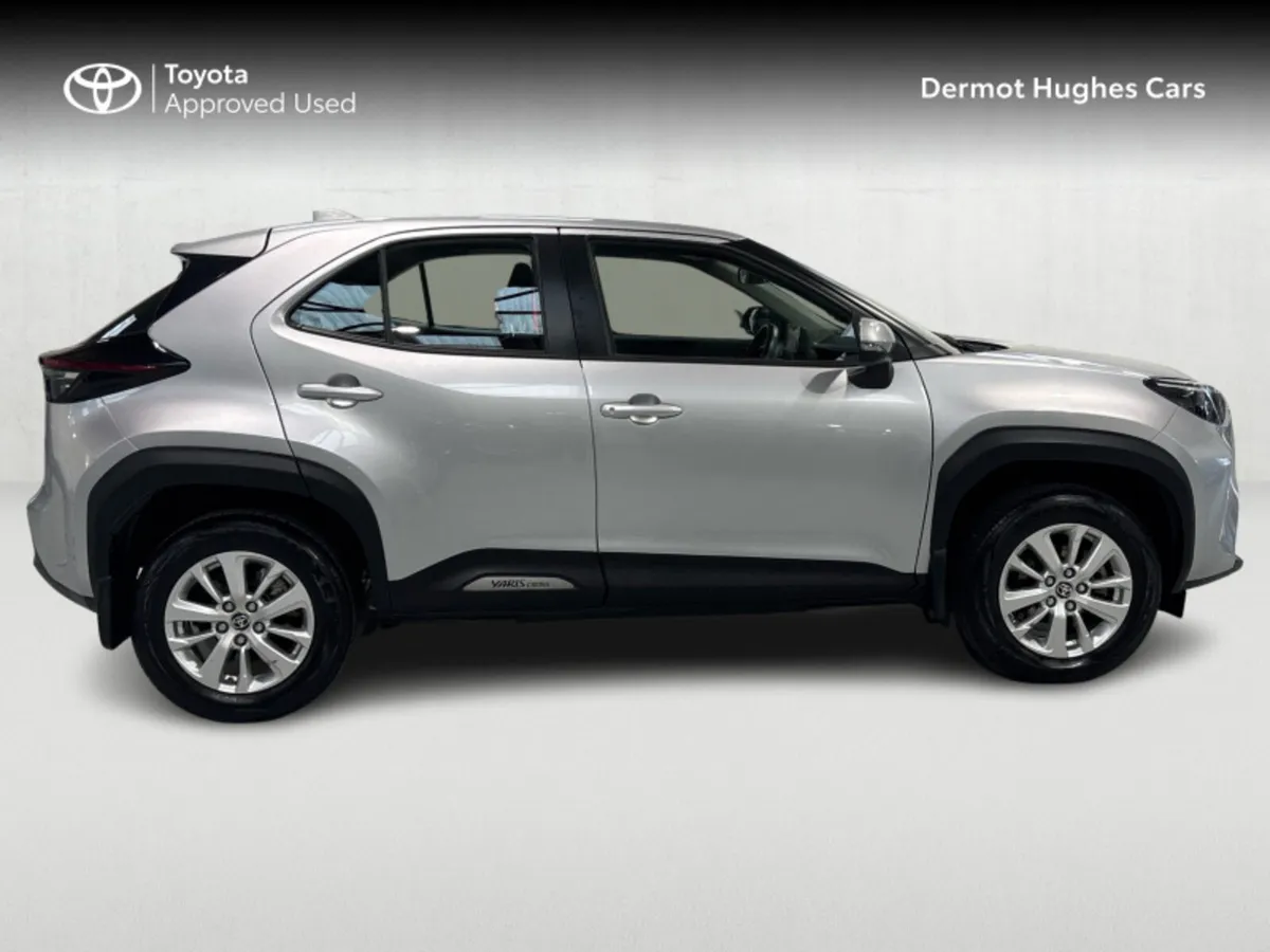 Toyota Yaris Cross LUNA HYBRID 4DR AUTO - Image 3