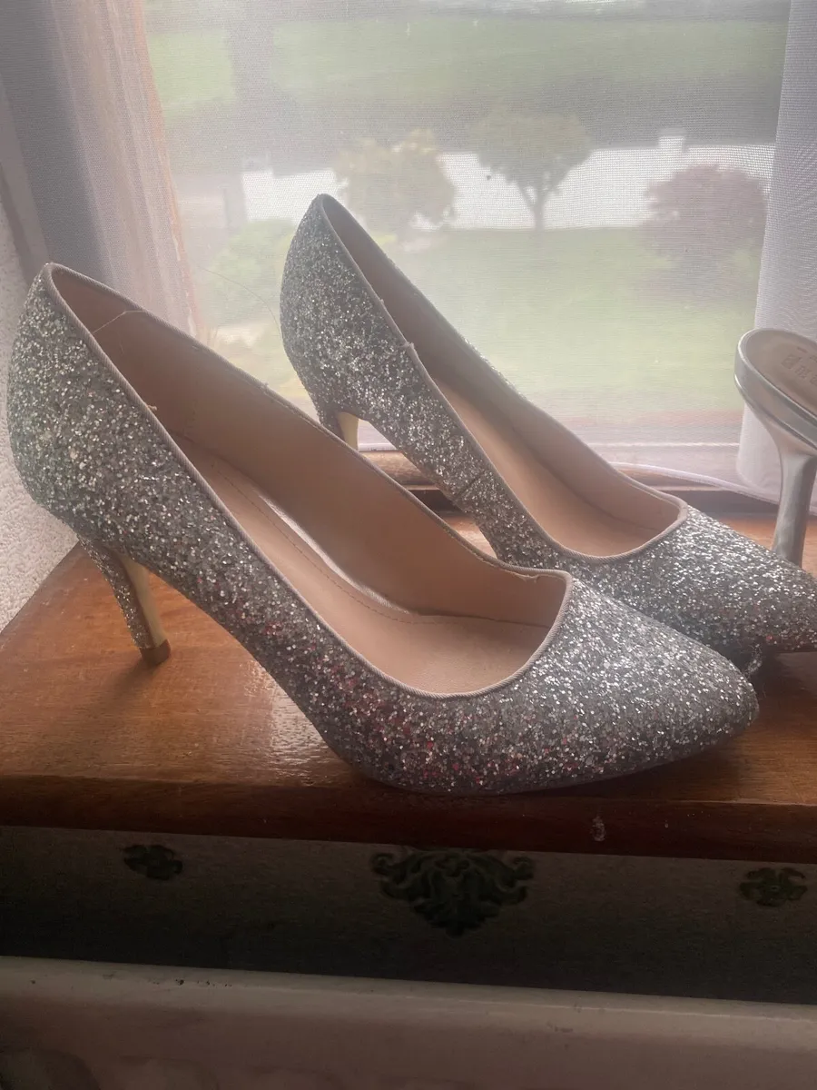 Silver shoes - Image 1