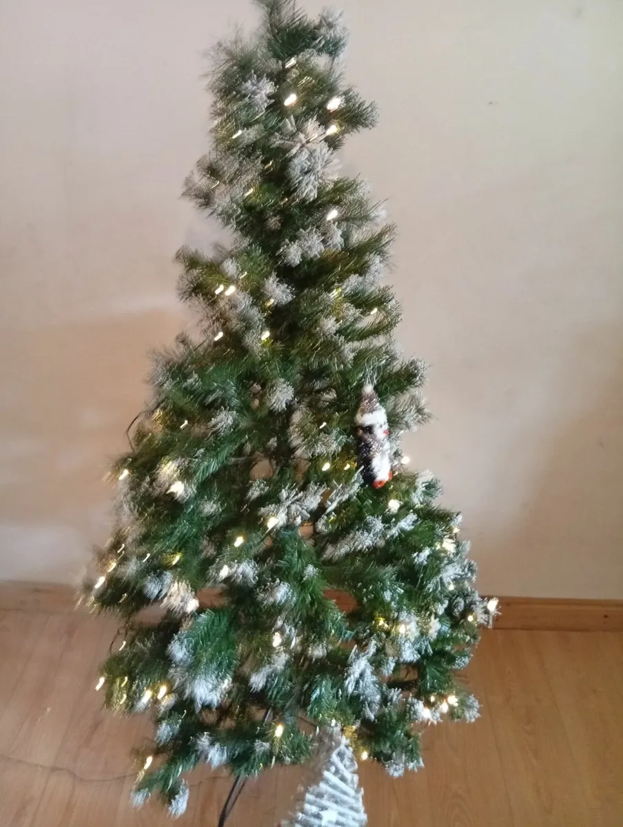 6ftPre-Lit Green Snow Christmas tree - Image 4