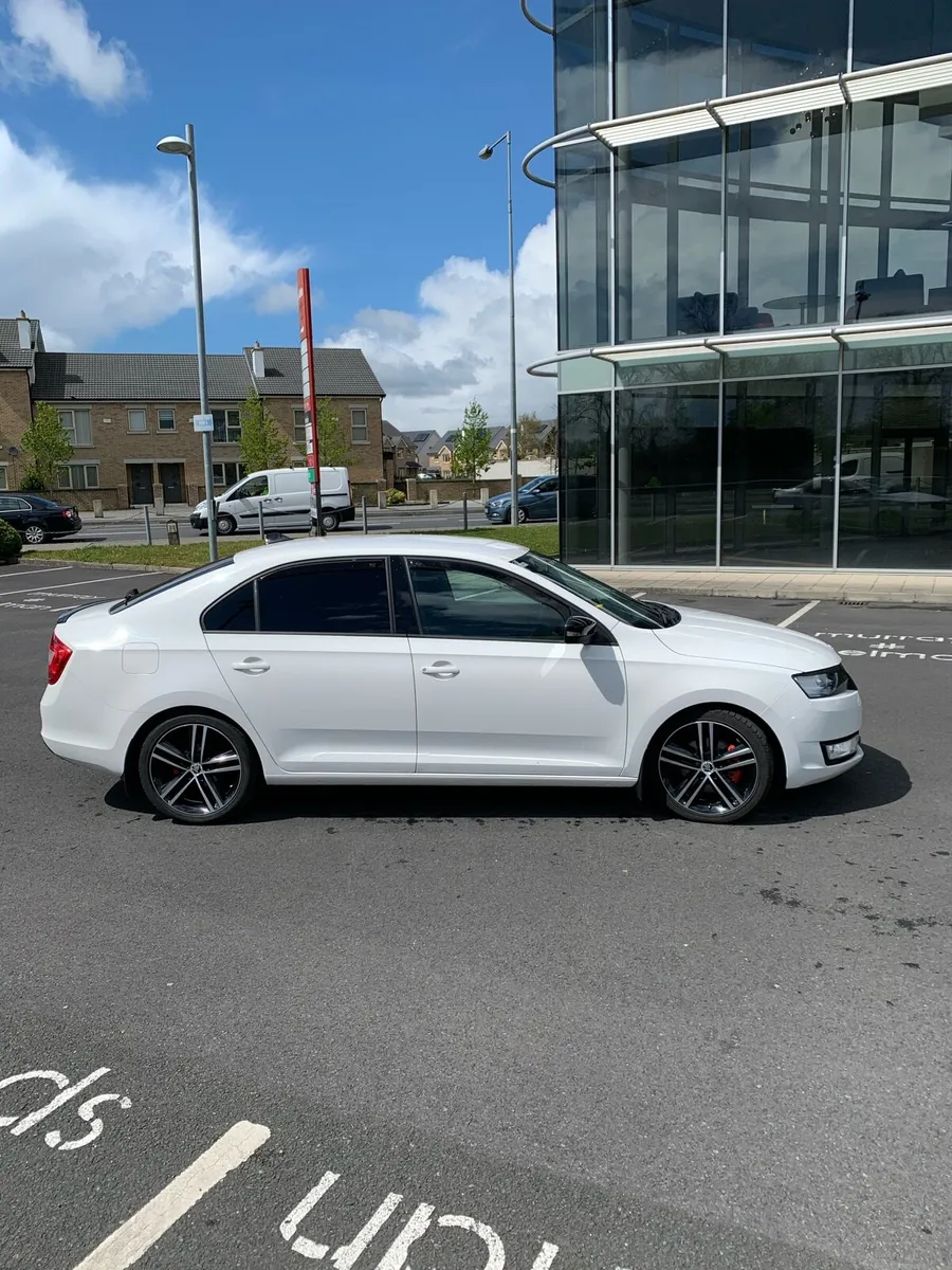 Skoda Rapid - Image 2
