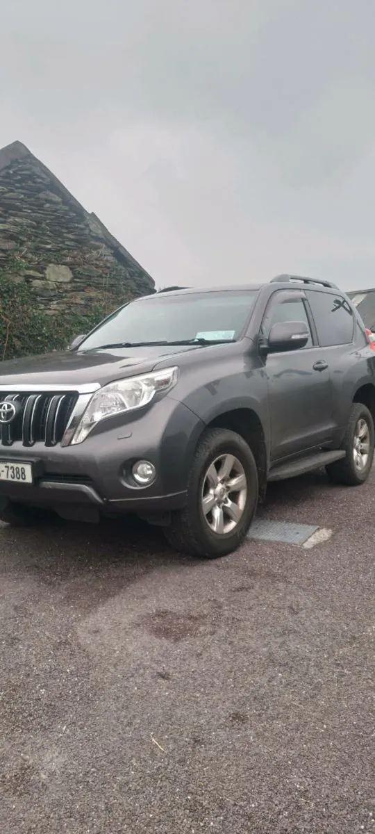 2015 Toyota land cruiser - Image 1