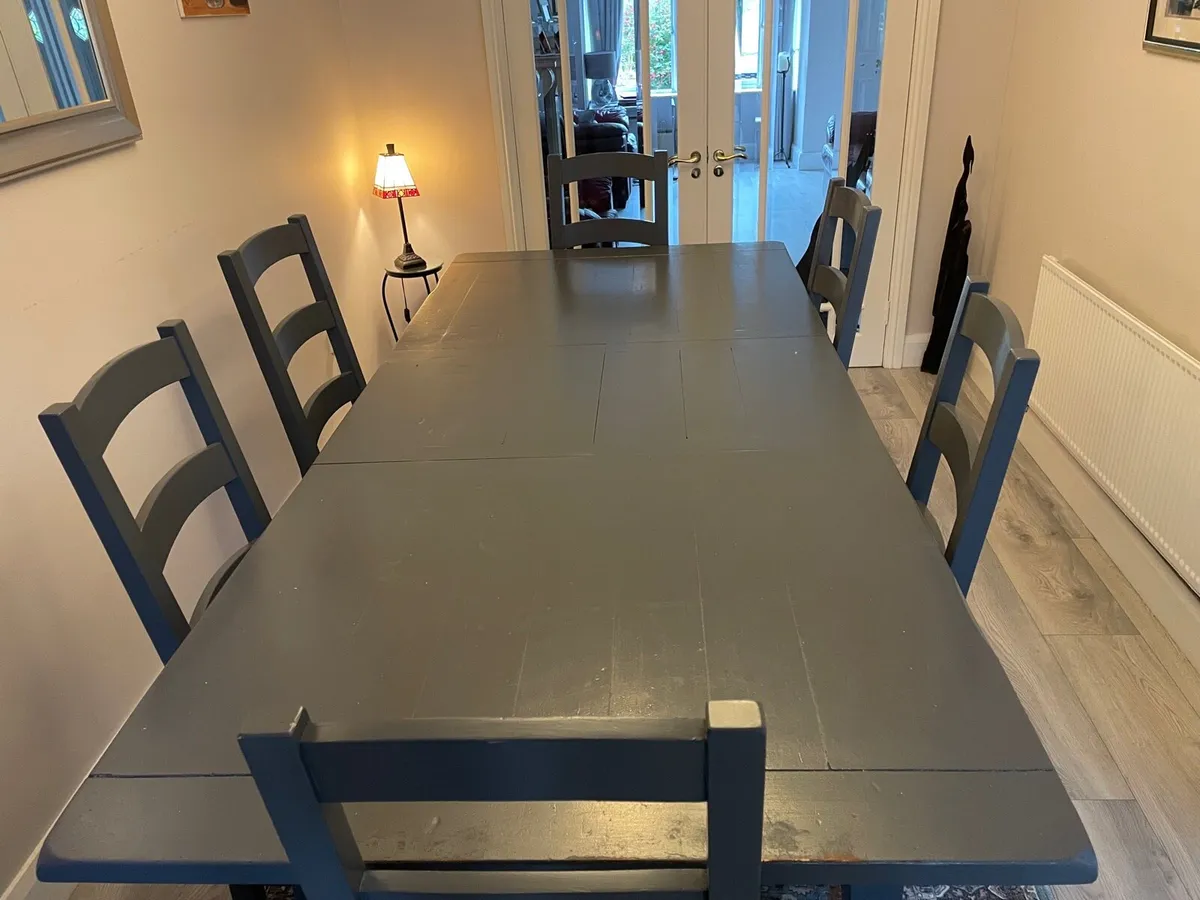Dining room table and x8 high back chairs - Image 2