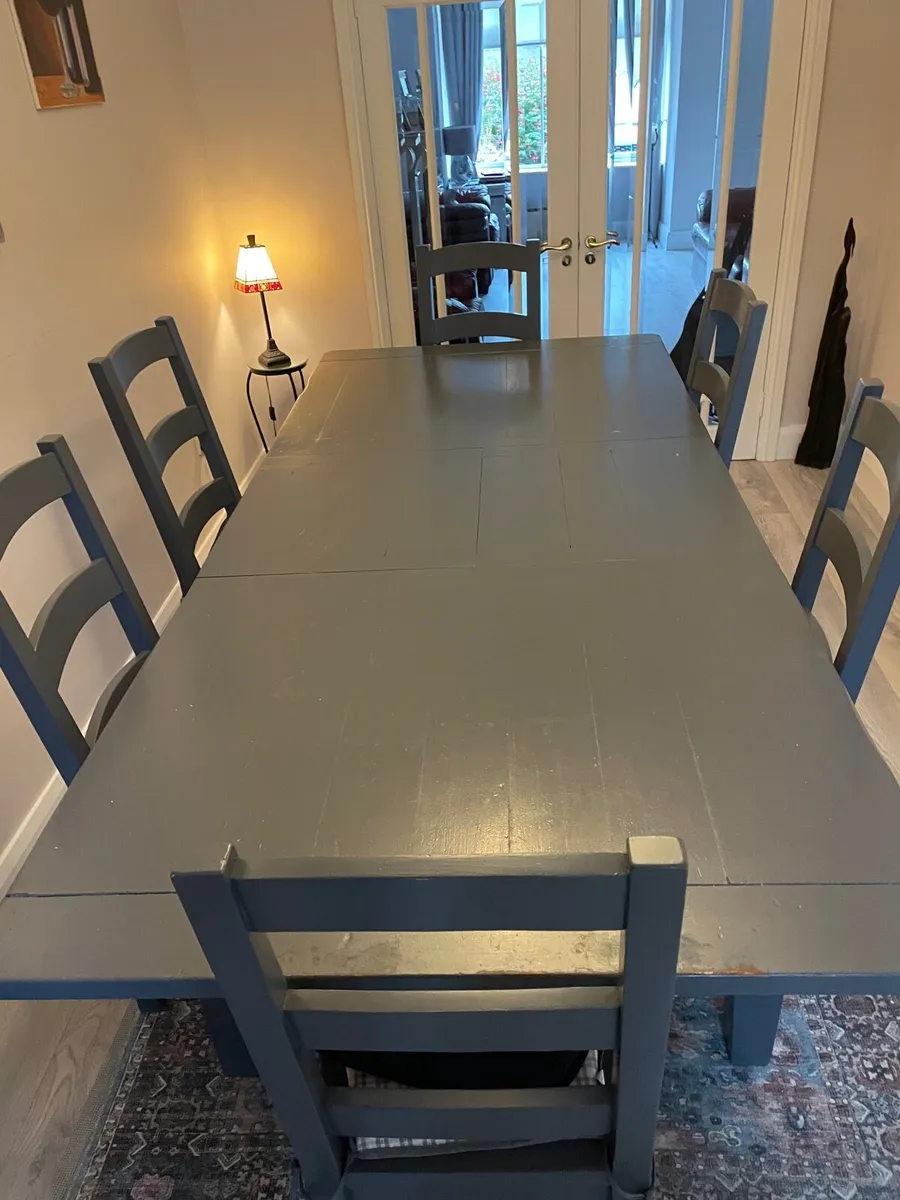 Dining room table and x8 high back chairs - Image 4