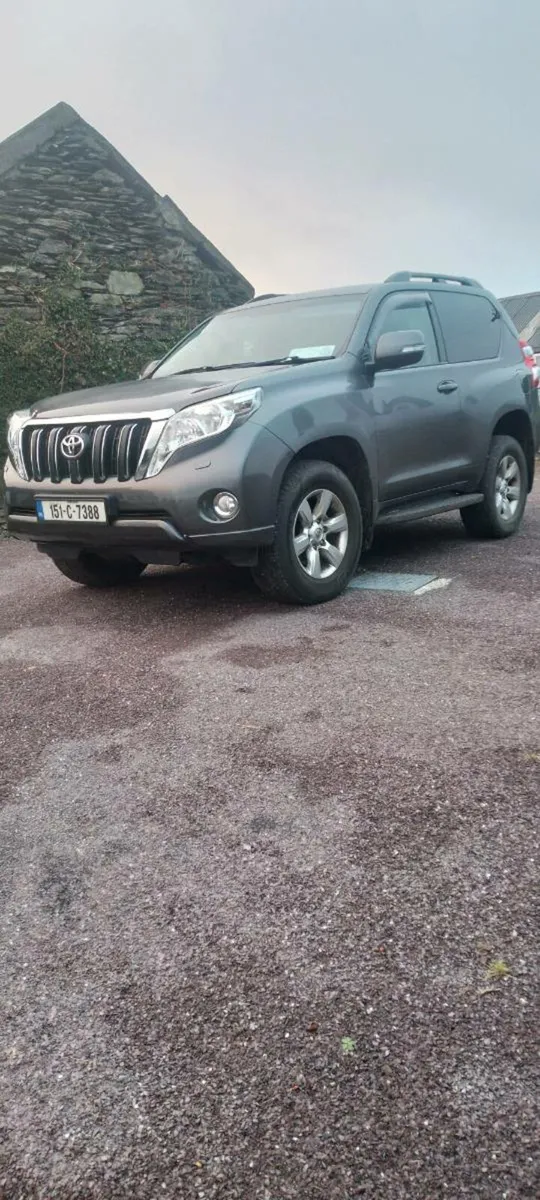 2015 Toyota land cruiser - Image 2