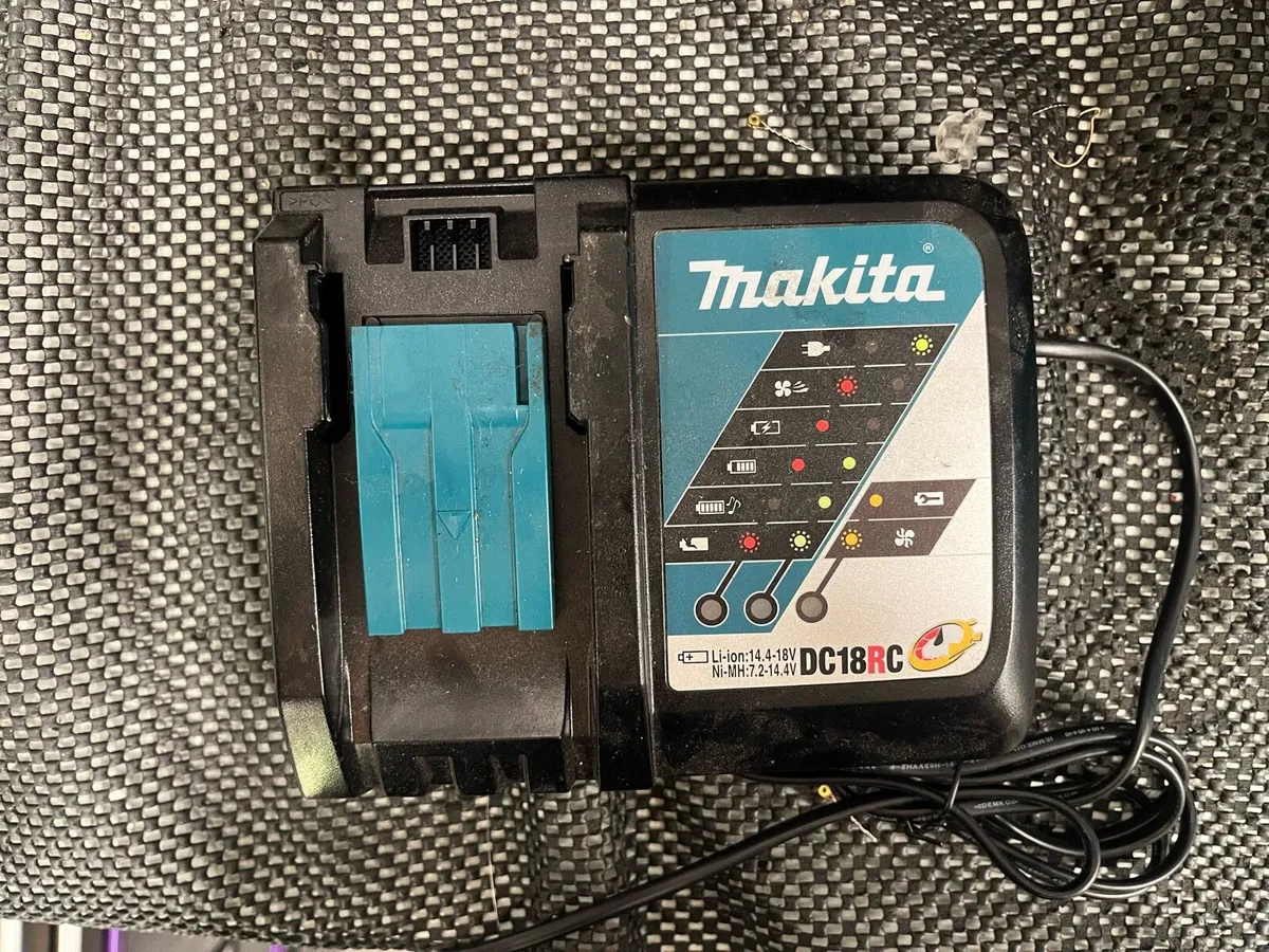 Makita Rotary Hammer Drill - Image 3