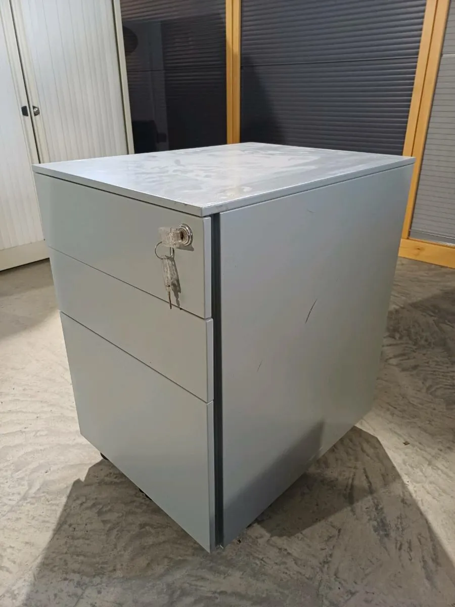Goose Wing Grey Steel 3 Drawer Pedestal Locker - Image 2