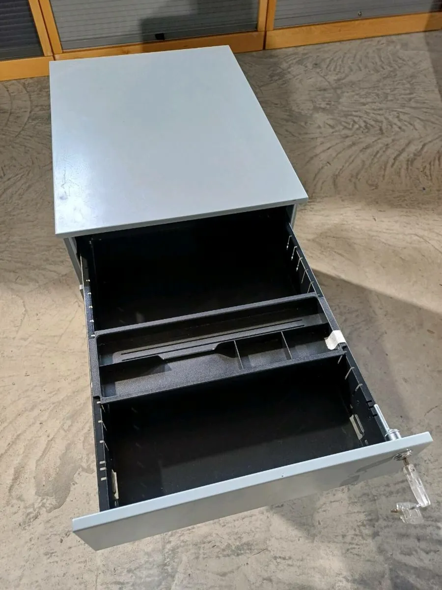Goose Wing Grey Steel 3 Drawer Pedestal Locker - Image 3
