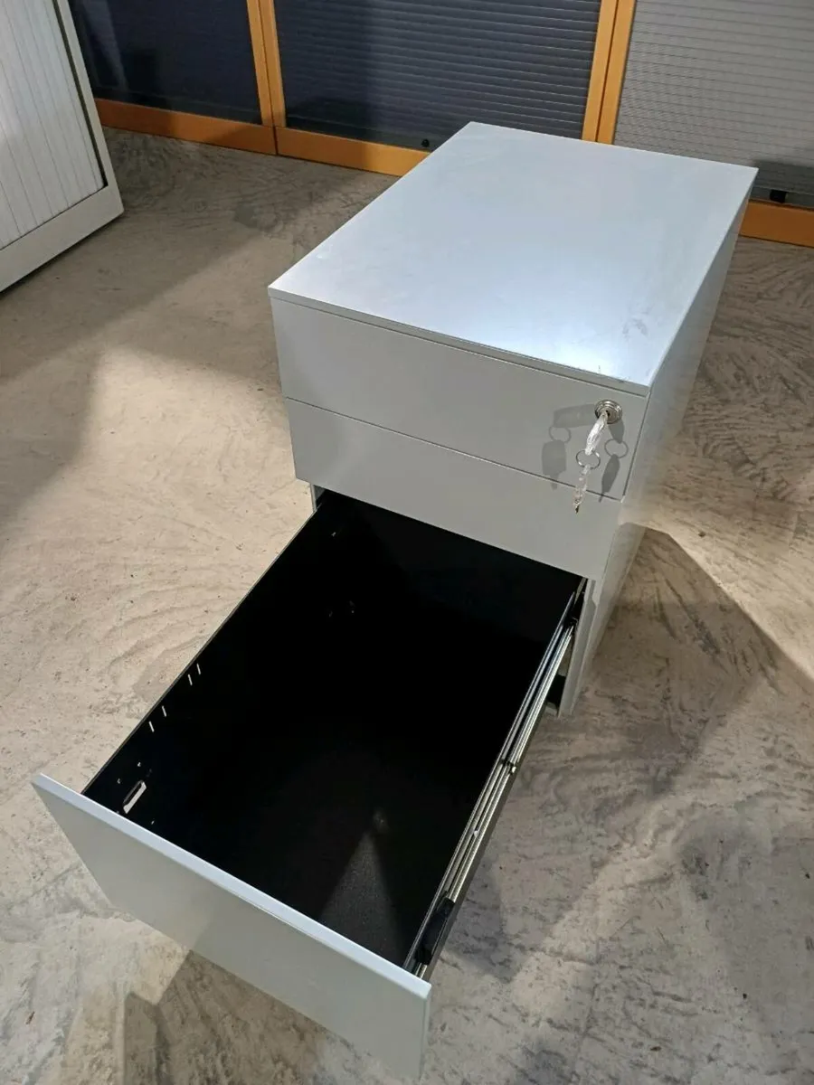 Goose Wing Grey Steel 3 Drawer Pedestal Locker - Image 4
