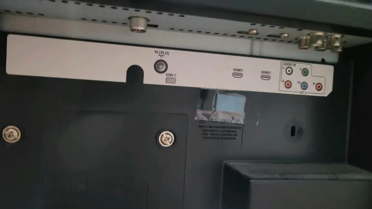 Phillips 32' not smart TV - Image 4