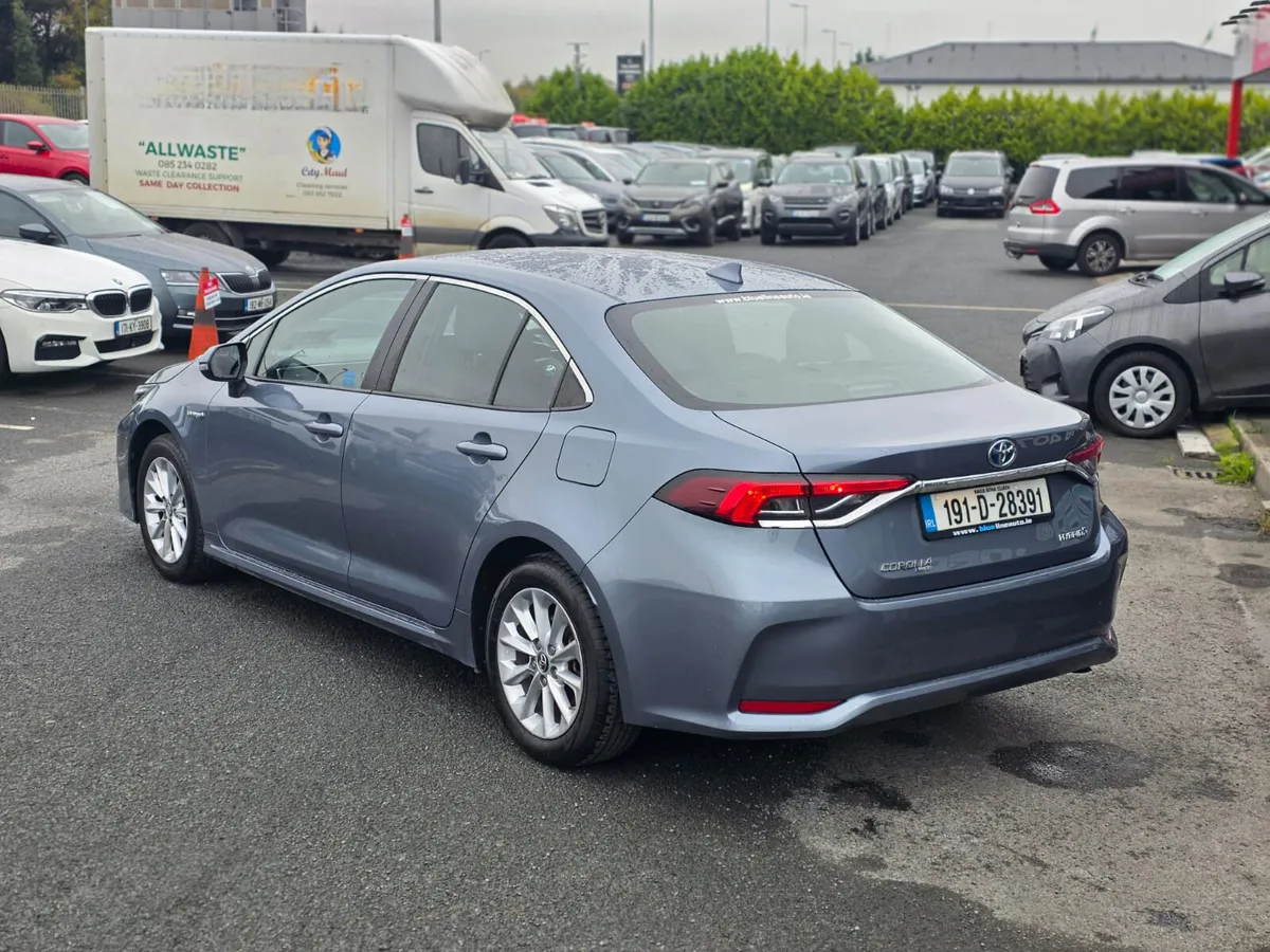 Toyota Corolla Luna Hybrid Automatic 1.8 Petrol - Image 3