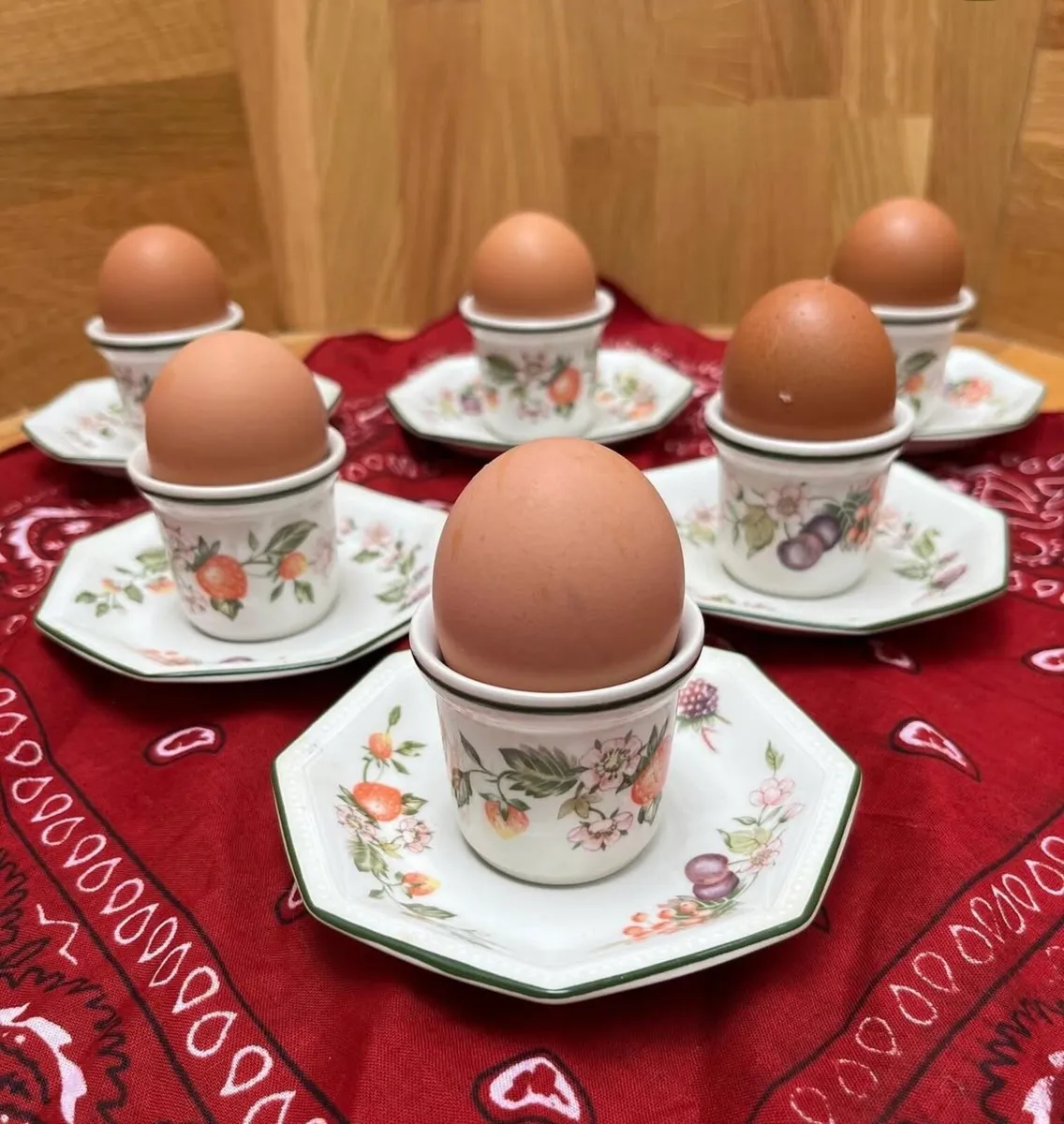 Egg cups - Image 1