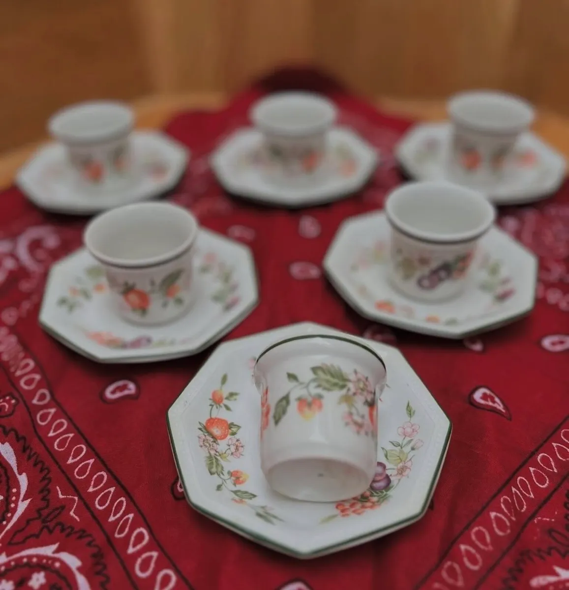 Egg cups - Image 2