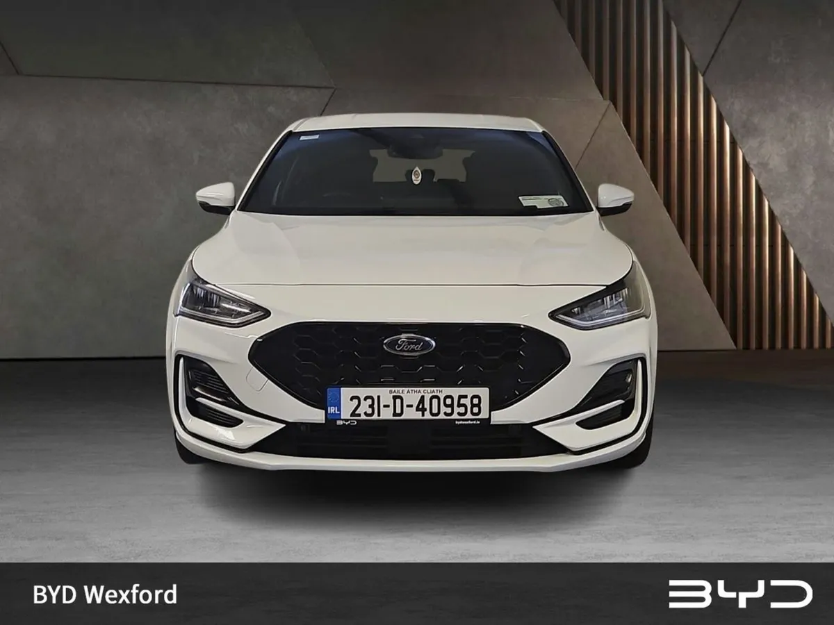 Ford Focus 1.0t Ecoboost Hybrid 125PS St-line Auto - Image 3