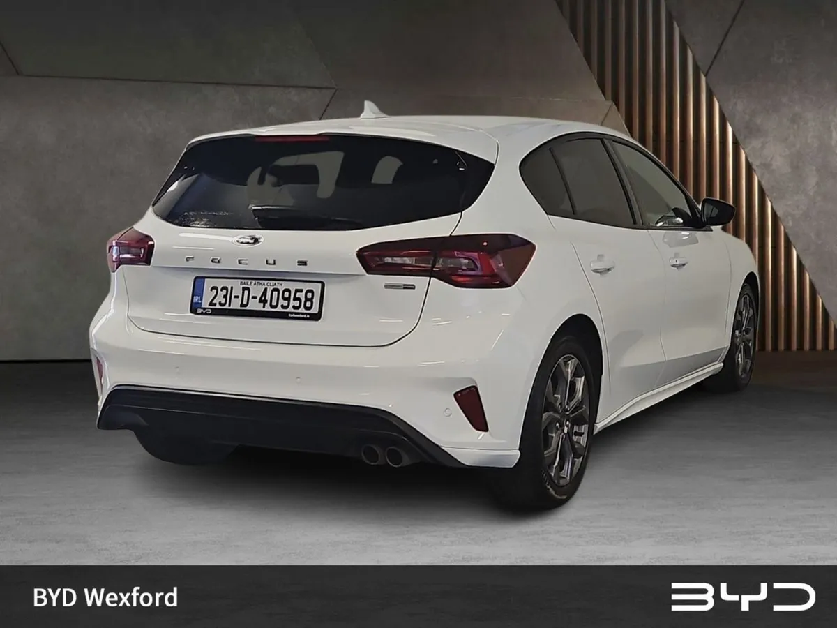 Ford Focus 1.0t Ecoboost Hybrid 125PS St-line Auto - Image 4