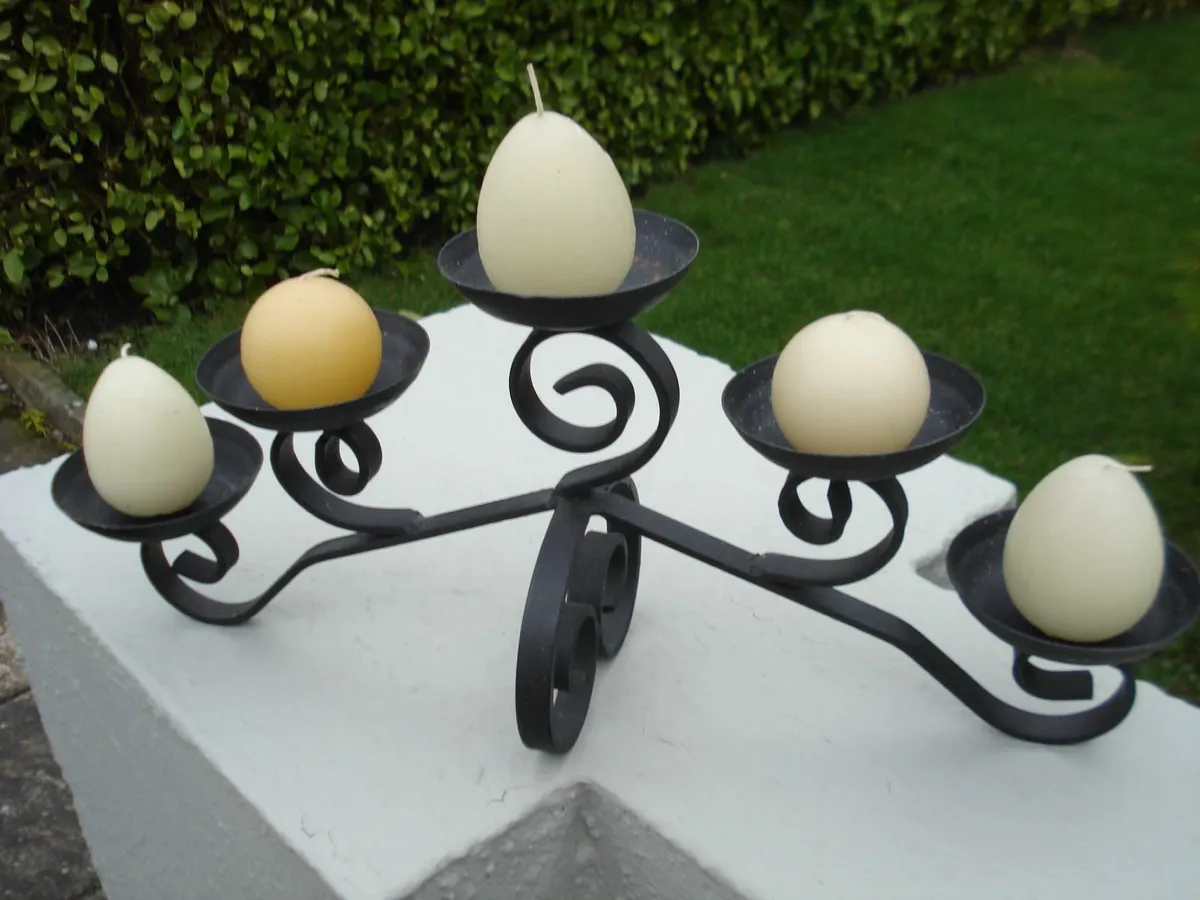 LARGE HEAVY DUTY METAL 5 CANDLE HOLDER & CANDLES. - Image 1