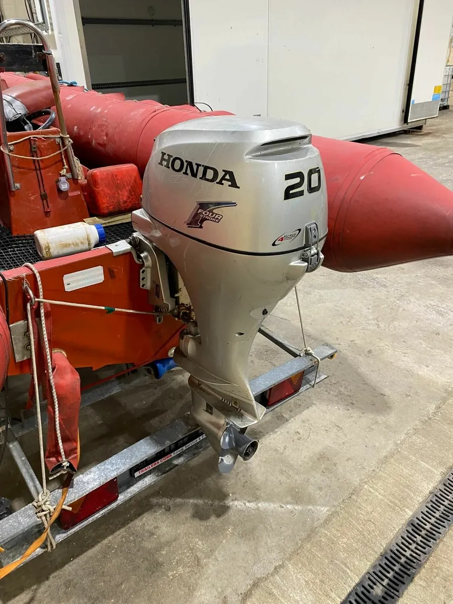 boat - Image 3