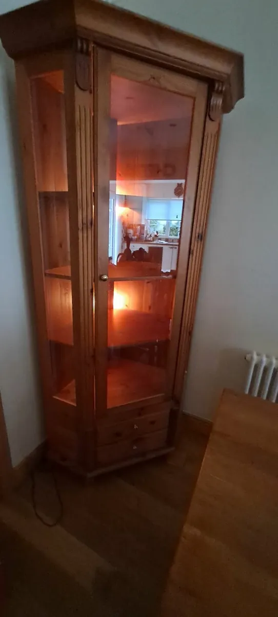 FREE Corner display cabinet - Image 2
