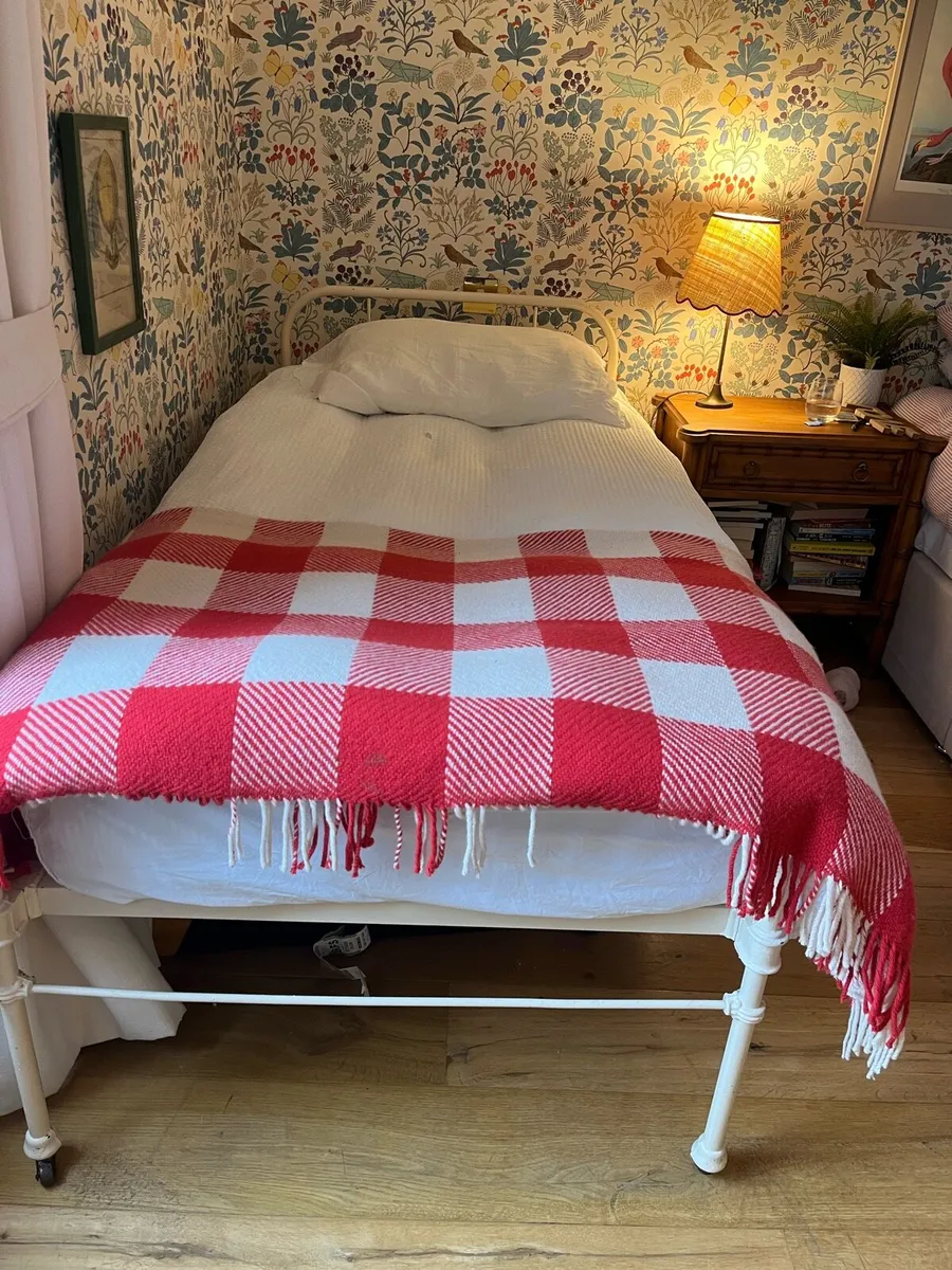 Antique cast iron single bed - Image 2
