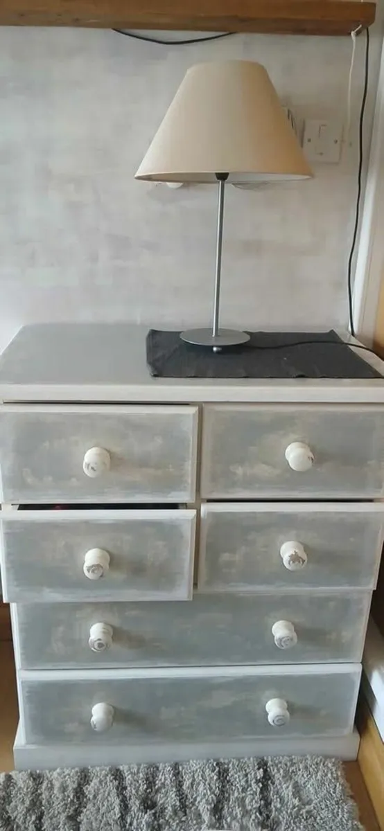 chest of drawers - Image 1