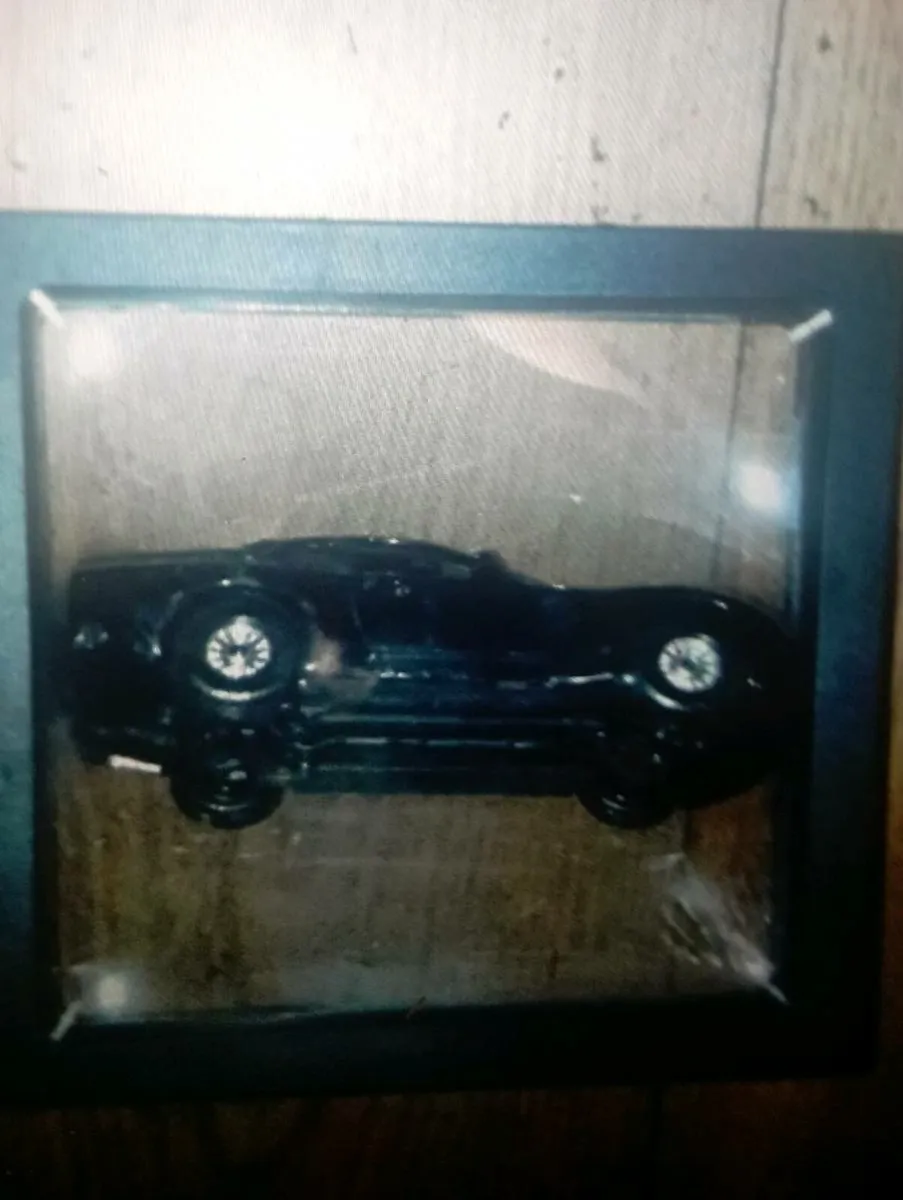 HOT WHEELS DIE-CAST MODEL PORSCHE  911  1-50 SCALE - Image 2