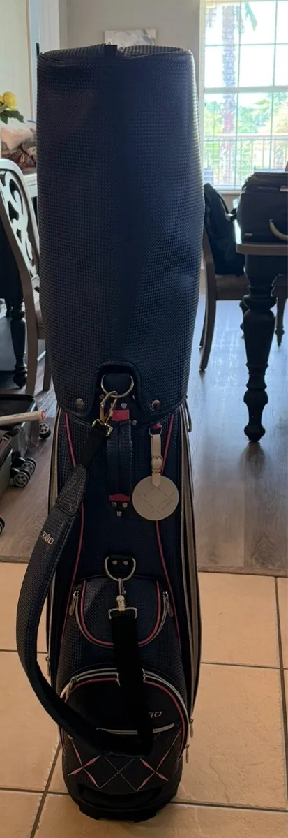 XXIO Ladies golf bag - Image 2