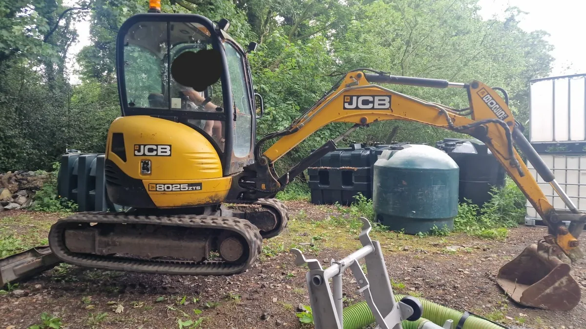 JCB 8025 2.8 ton zero tail digger excavator - Image 1