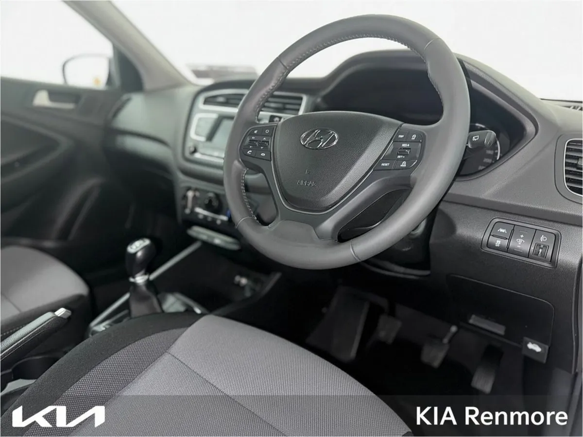 Hyundai i20 1.2P Deluxe 5DR - Image 2