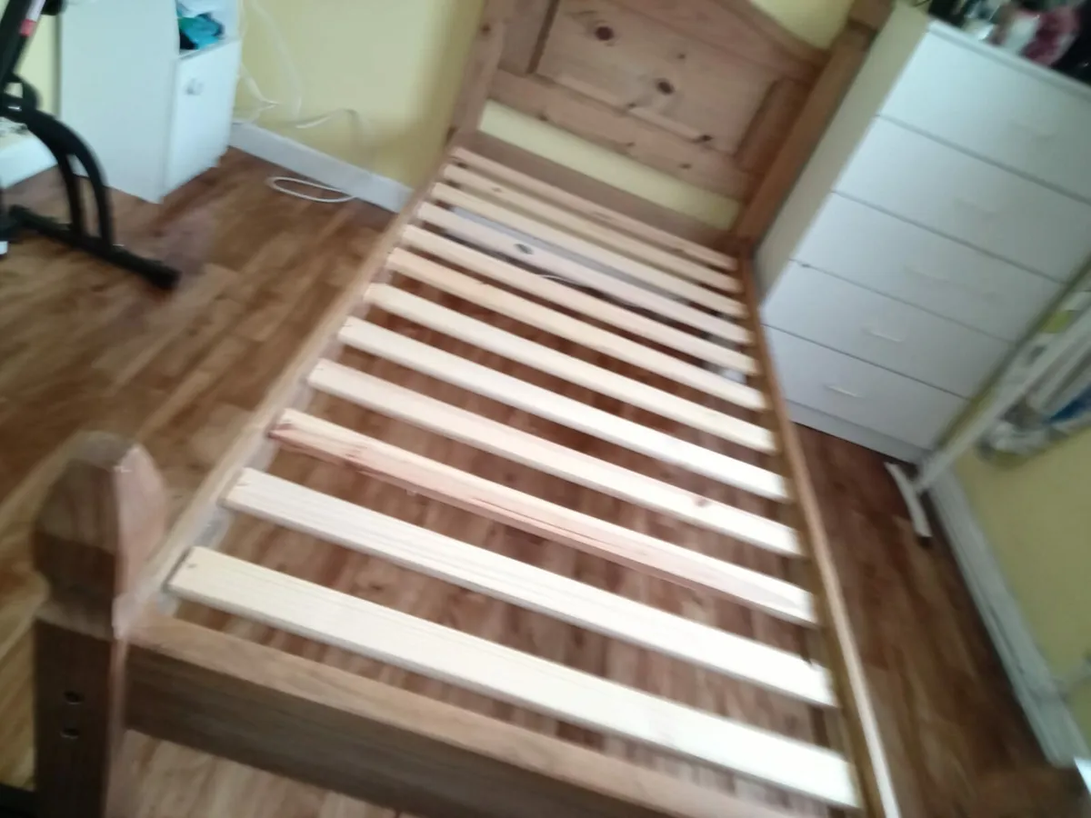 Single bed - Image 2