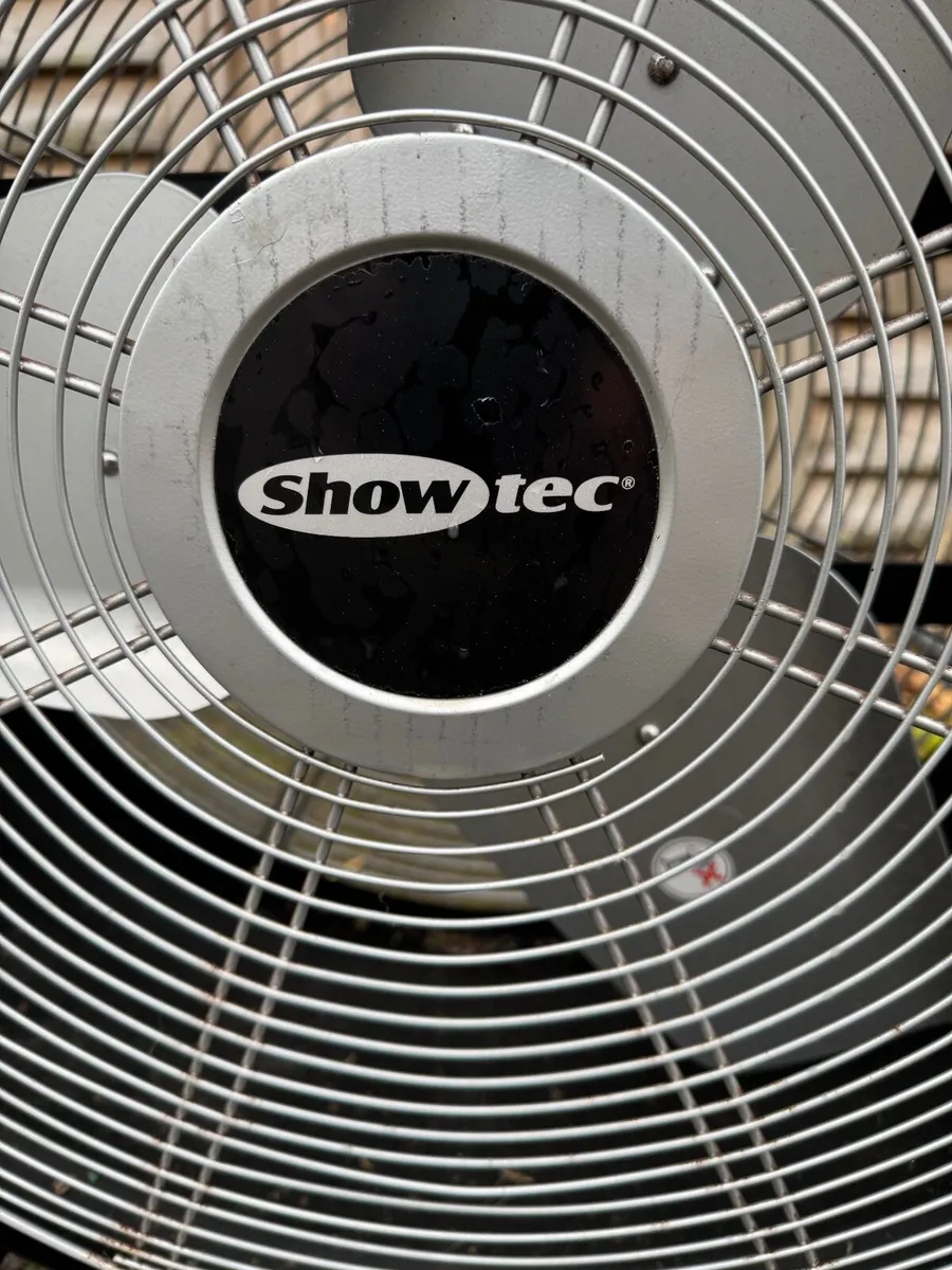 Stage Fan - Image 4