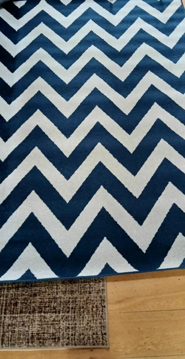 zig zag carpet - Image 2