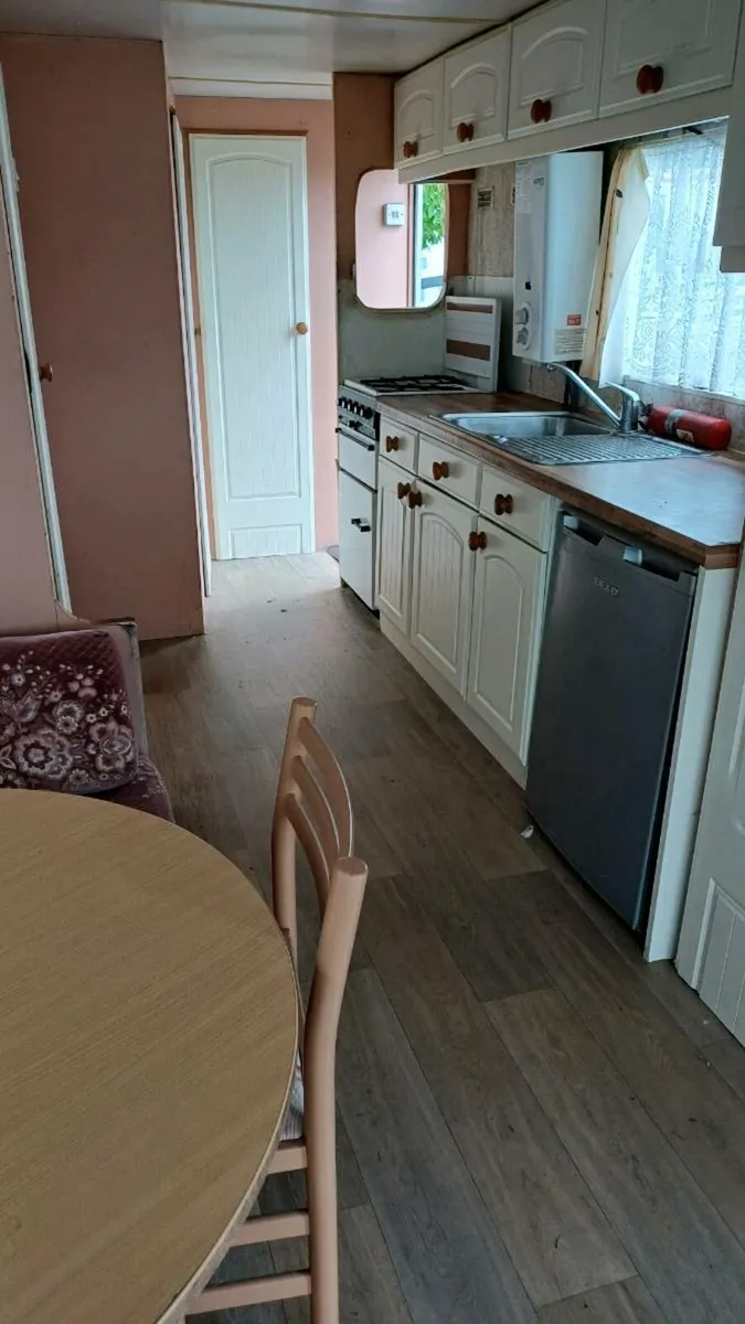 28x10 2 bed mobile home - Image 3
