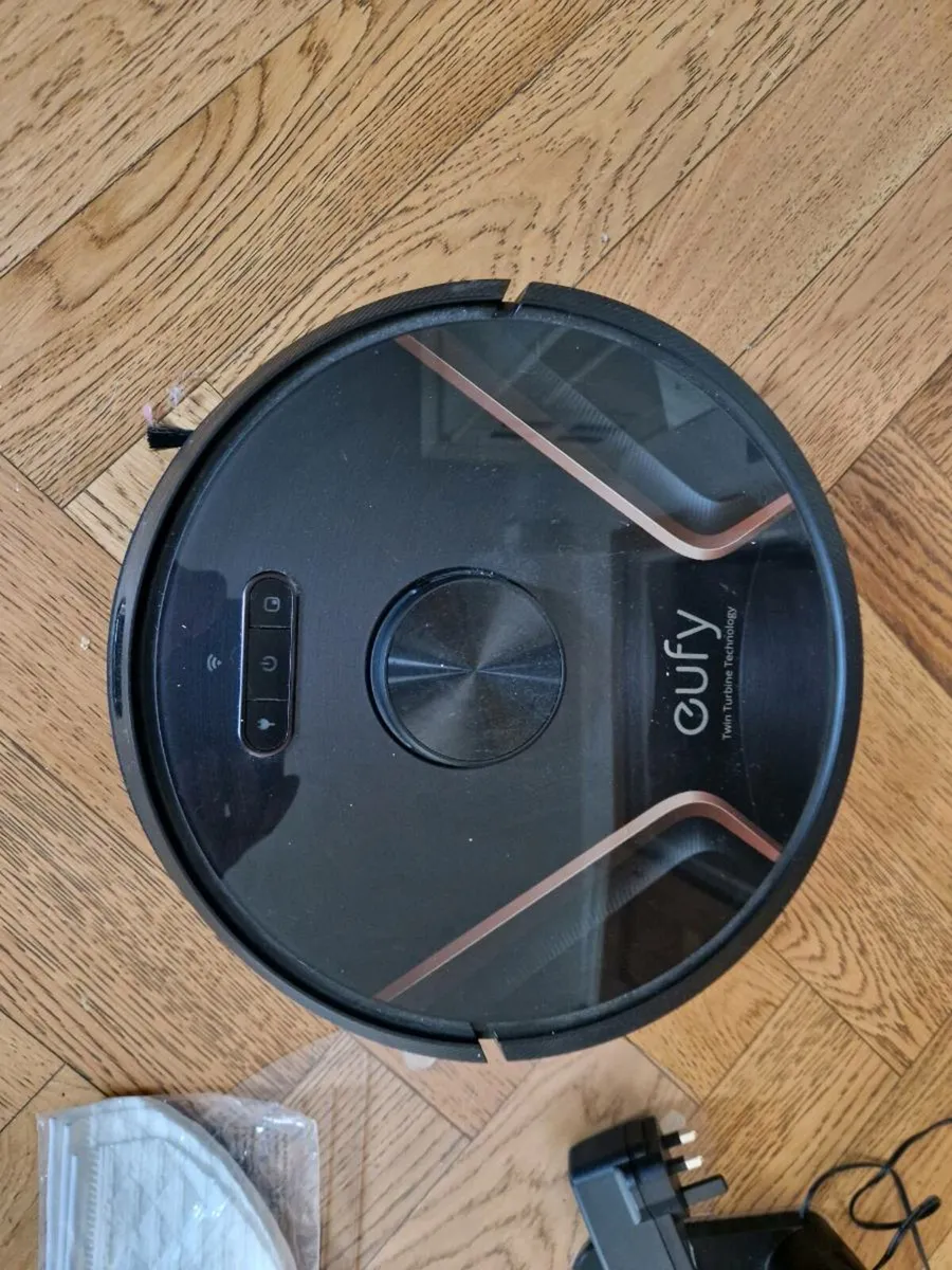 EUFY robovac X8 hybrid robot hoover - Image 3