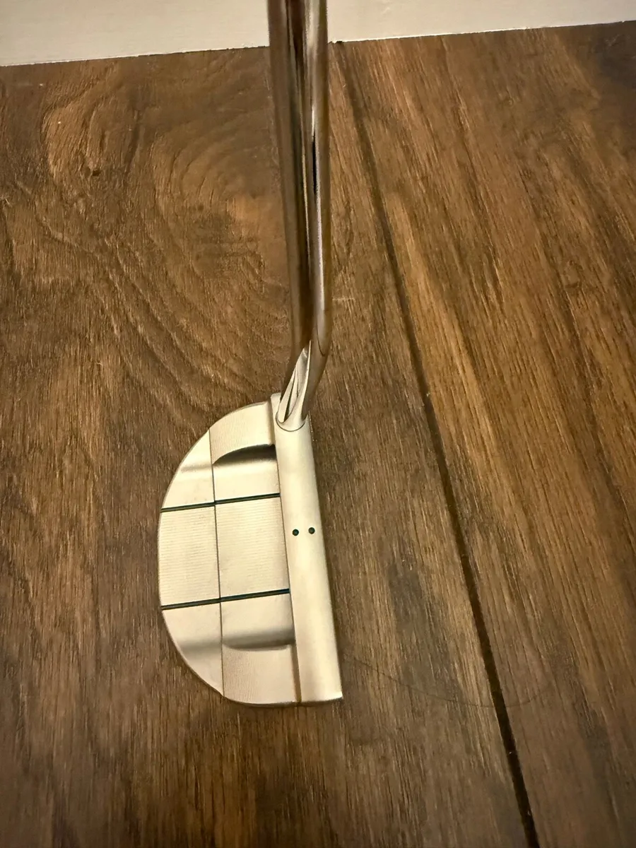 XXIO Ladies putter - Image 1